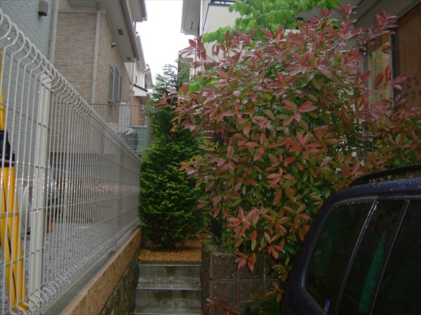 神奈川県横浜市港南区 A邸 リビングからのフラットウッドデッキ お子様を守るプライバシーフェンス
