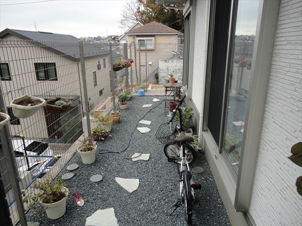 神奈川県横浜市港北区 K邸 はね出したウッドデッキはリビングよりフラットに続くオープンエアリビング！
