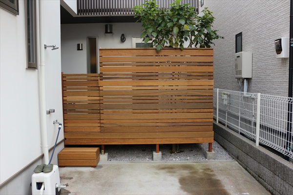 神奈川県藤沢市 Ｓ邸 人工木デッキを撤去し 無垢材ハードウッドでウッドテラス空間にリニューアル