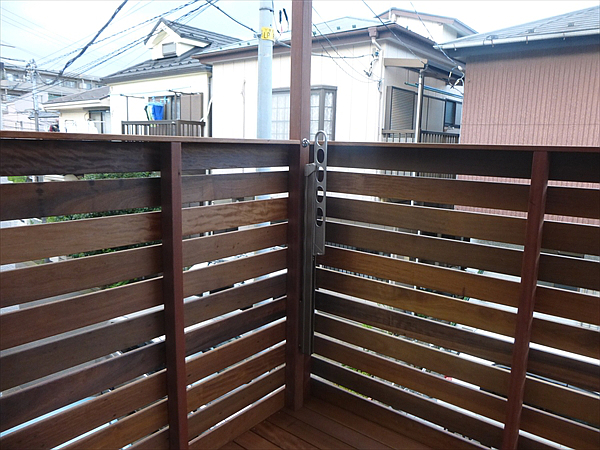 神奈川県横浜市港北区 I邸 単純に造り替えをしただけでなく、進化し利便性を高く向上させた車庫上ウッドデッキ