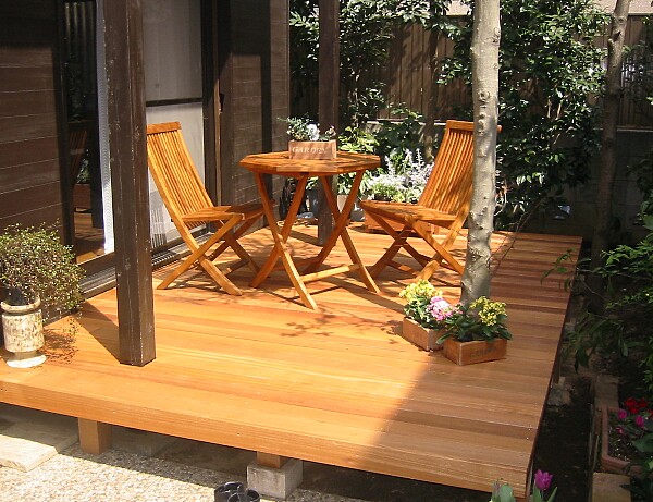 神奈川県厚木市本厚木 Ｔ邸 マイホームの自慢の庭に日だまりテラスウッドデッキ