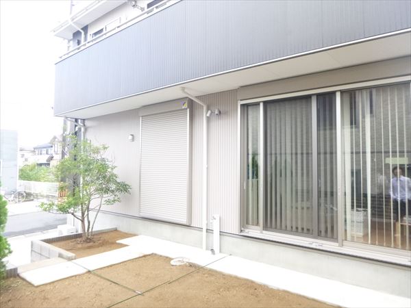 千葉県千葉市緑区 Ｉ邸 マイホームの顔はオイル施工のイペ材テラスでリゾートテイストにアレンジ