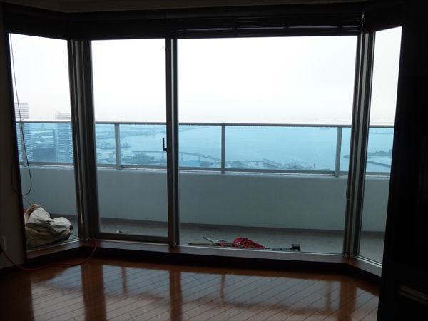神奈川県横浜市神奈川区 F邸 みなとみらいのホテルのような高層タワーマンション3面バルコニーウッドデッキ