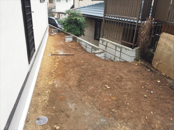 神奈川県横浜市港北区 Ｎ邸 地元横浜のハウスメーカー様よりご依頼。変形型の土地にぴったりと収まるオーダーメイドならではのオンリーワンデッキ！