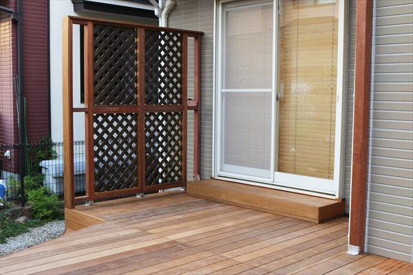 神奈川県横浜市都筑区 S邸 腐食してしまったデッキの作り替え。可動式収納ベンチやパーゴラオーニング、LED照明が居心地の良さをグレードアップ