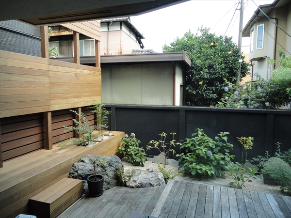 東京都杉並区 S邸 隣地境界に大型フェンス