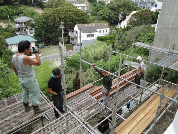 神奈川県横須賀市　貸し別荘のテラス　鉄筋コンクリートの基礎工事