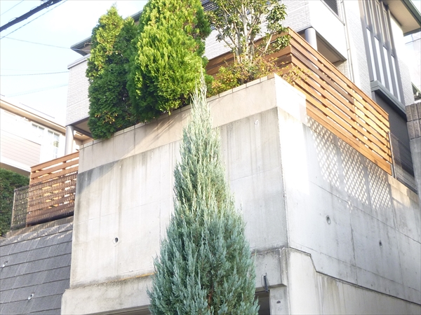神奈川県横浜市都筑区Ｉ邸 腐食デッキ・ラティスをリニューアルし、デッドスペースの無い植栽の映える空間に
