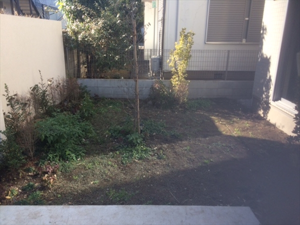 東京都小金井市 A邸 お子様が安心して遊べ ハーブやガーデニングも楽しめるプランター付ウッドデッキの庭