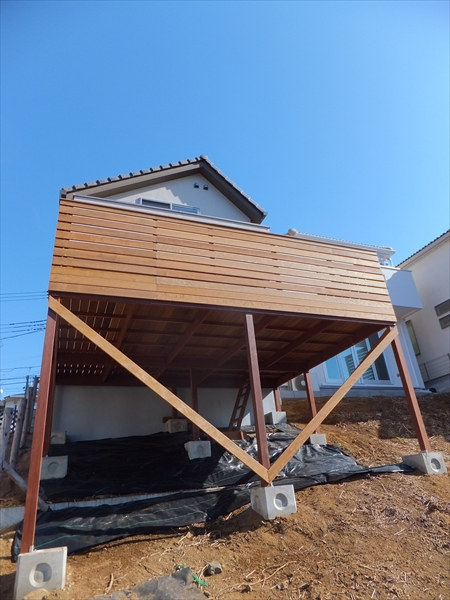 神奈川県横浜市都筑区 K邸 傾斜地の敷地条件を活かしてリビングからつながる広々ウッドデッキを！