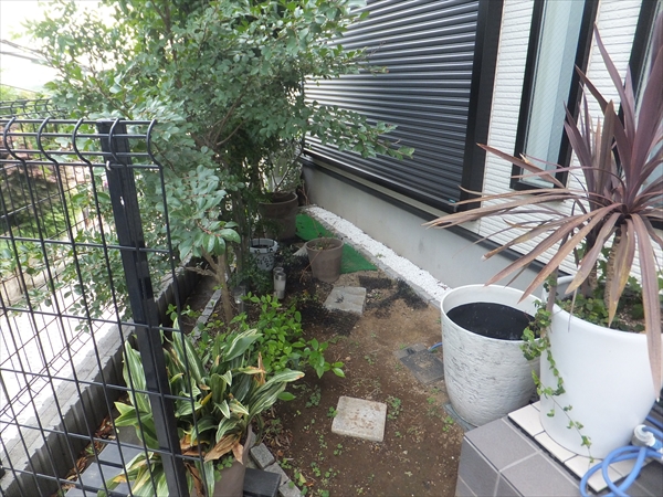 神奈川県横浜市港北区 M邸 高さ4mの駐車場上鉄骨ウッドデッキ 室外機も置けない狭小スペースが約25平米の空間に生まれ変わる