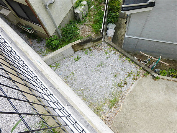 神奈川県横浜市西区 S邸 西区特有の高低差のある家 擁壁下の変形デッドスペースに合わせたスカイデッキ 強い日差しでも涼しい『北側生活』♪