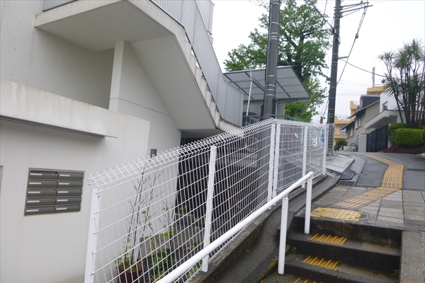 神奈川県横浜市中区 K邸 傾斜道路に面した新築賃貸マンションのファサードをデザイン