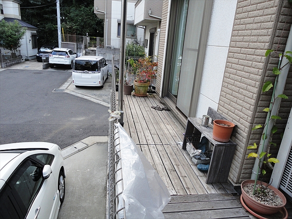 神奈川県川崎市多摩区 N邸 こだわりの木製はね出し車庫上ウッドデッキ
