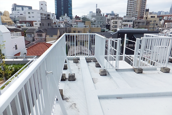 東京都港区 O邸 都会の真ん中に作るリゾートテラス。殺風景だった屋上が家族団らんの場所に変わる