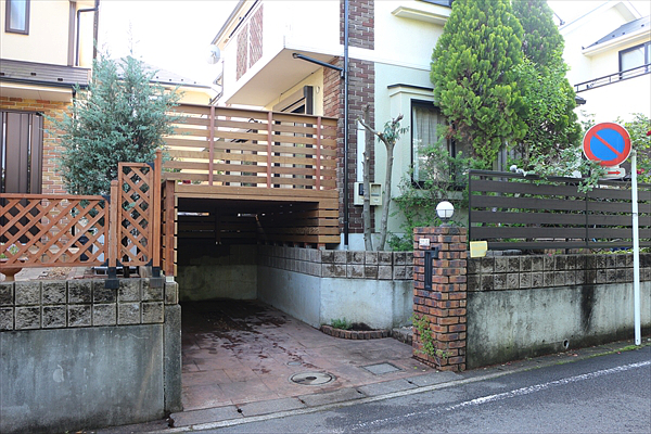 神奈川県横浜市青葉区 M邸 古くなったガレージデッキの解体処分。30年対応の天然木でストレスフリーな空中テラス