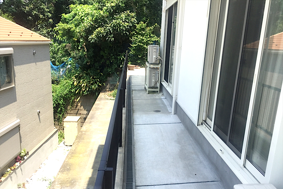 神奈川県横浜市中区 T邸　傾斜地の敷地を有効活用。使えなかった空中が広々空間に変身