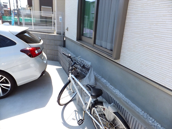神奈川県横浜市港北区 N邸 高低差がある駐車場に、リビングフラットにこだわった空中テラスデッキ