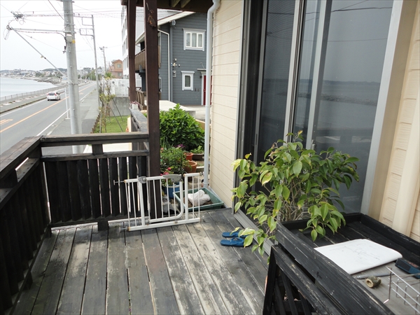 神奈川県横須賀市 K邸 海沿いの擁壁上に建つ2階建てウッドデッキの造り替え