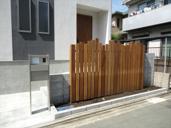神奈川県横浜市港北区 Y邸 シンプルな中にこだわりのエントランスを持つ新築一戸建て住宅