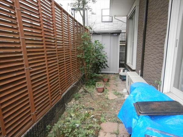 神奈川県横浜市都筑区I邸 ビンテージウッドウォールのガレージ完成！腐食して歩く事が出来ないデッキを外壁のレンガに合わせてビンテージ風にデザイン