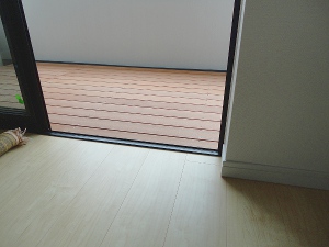 神奈川県藤沢市 Y邸 リビングとコーディネートしたウッドデッキ空間