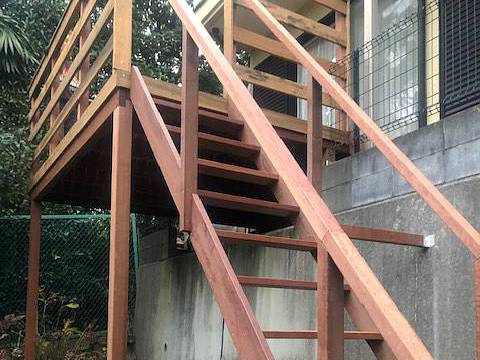 神奈川県横浜市緑区 M邸 地上から3メートルと高さのあるスカイデッキが腐食。素材に拘った階段付きウッドデッキ。