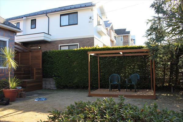 神奈川県横浜市都筑区 Ｏ邸 腐食したＳＰＦ材から造り替えた屋根付きウッドデッキ