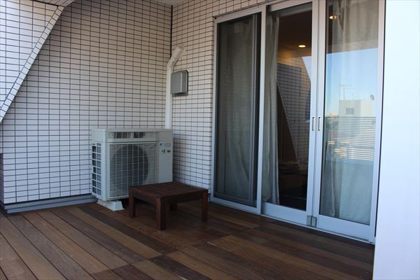 東京都北区赤羽 S邸 人工木材を撤去しハードウッドで造り替え 家族・友人と楽しむバーベキューウッドデッキ