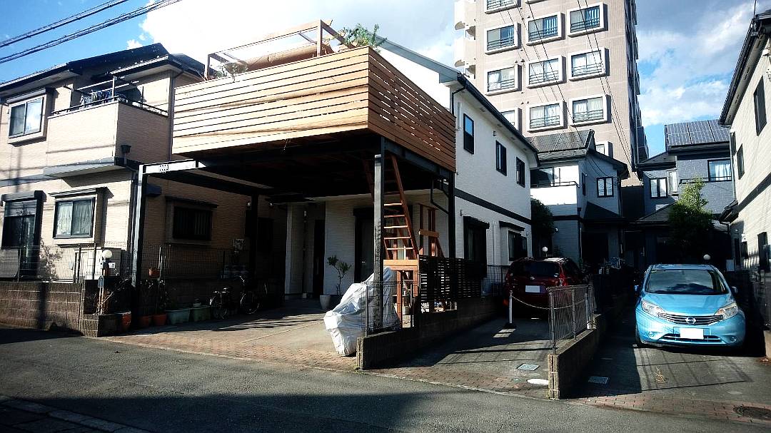 神奈川県横浜市戸塚区　T邸　ベランダ開口。しっかりとした鉄骨下地でオプション満載のリゾートレストランのような空間が完成