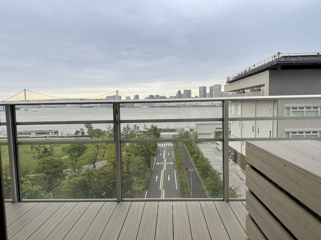 【中央区 マンションベランダ 樹脂木デッキ】after_05