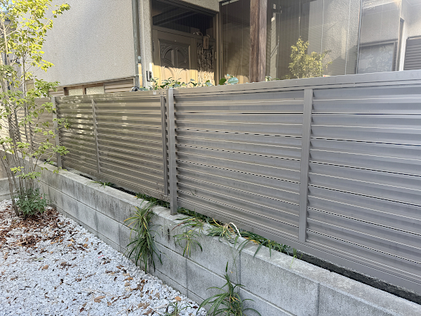 【大田区 一戸建て庭 樹脂木デッキ】before_01