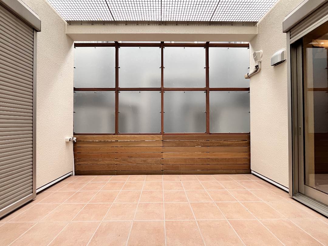 【世田谷区 一戸建て庭 ウッドデッキ】