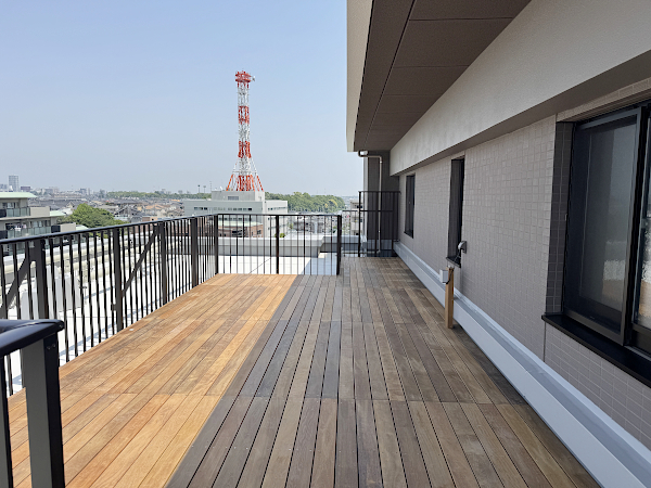【千葉県柏市 マンションルーフバルコニー ウッドデッキ】after_01