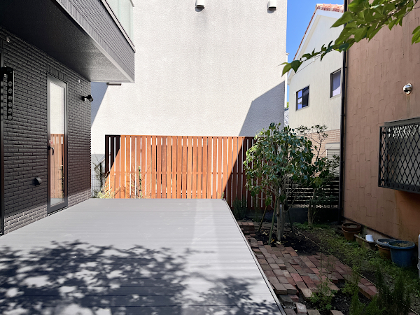 【 鎌倉市 一戸建て庭 フェンス】B1
