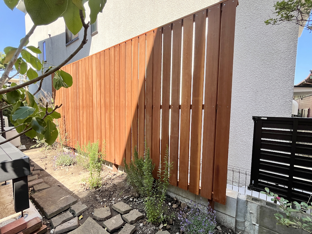 【 鎌倉市 一戸建て庭 フェンス】B2
