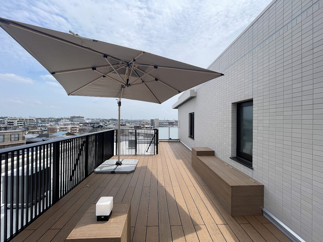 【川崎市高津区 マンションルーフバルコニー 樹脂木デッキ 】after_05