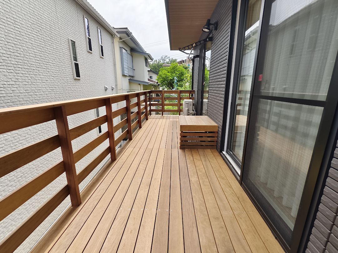 【川崎市麻生区 一戸建て庭ウッドデッキ】after_01