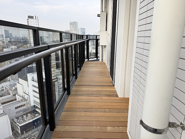 【港区 マンションベランダ ウッドデッキ】after_01