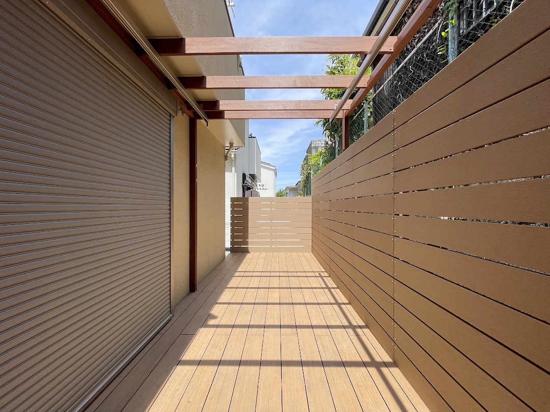 【金沢区 一戸建て庭 ウッドデッキ】after_01