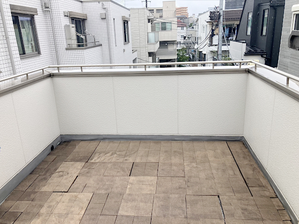 【世田谷区 一戸建て屋上 ウッドデッキ】before_01