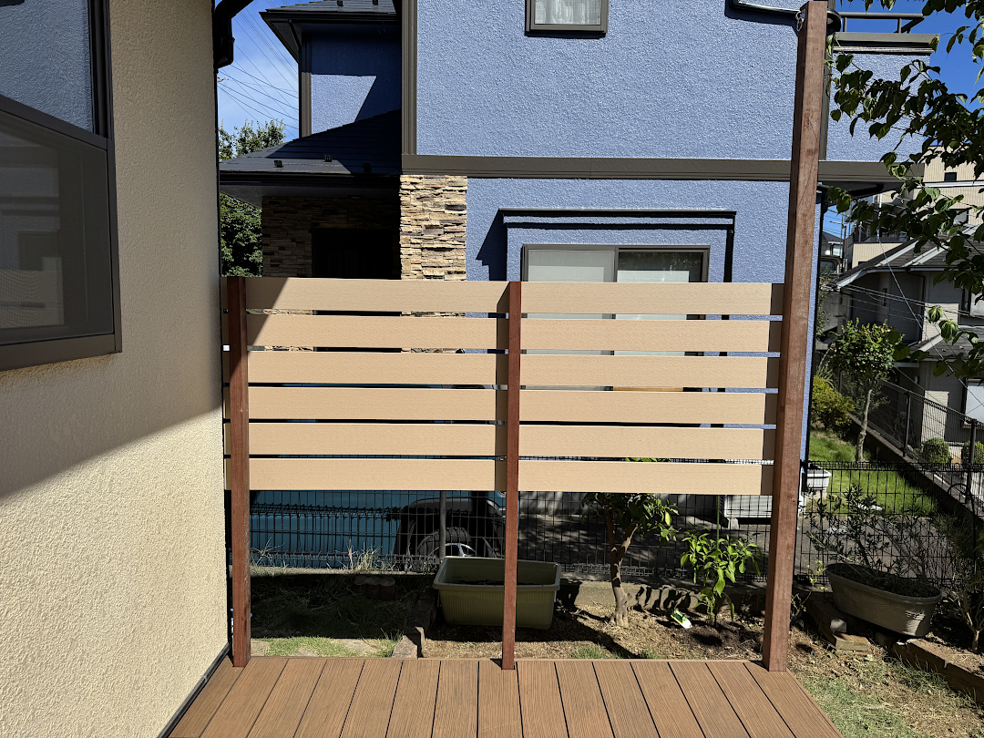 【川崎市麻生区 一戸建て庭 樹脂木デッキ】after_03