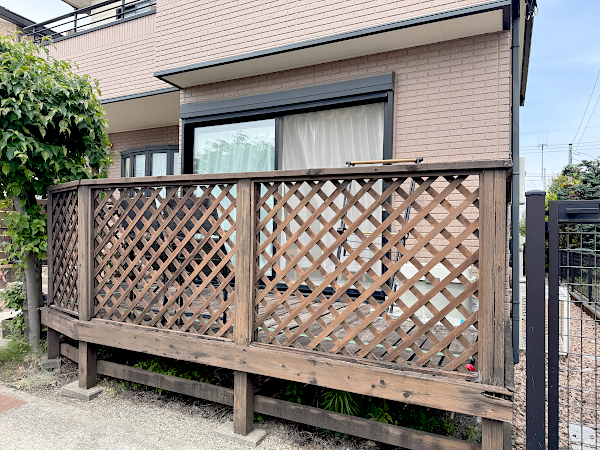 【 町田市 一戸建て庭 樹脂木デッキ】before_04
