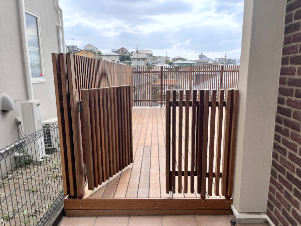 【 町田市 一戸建て庭 ウッドデッキ】B2