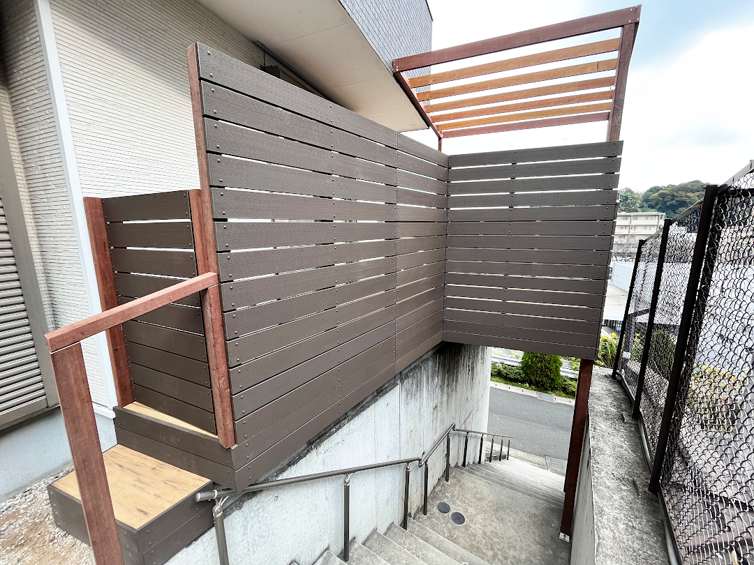 【川崎市麻生区 傾斜地 ハイデッキ】