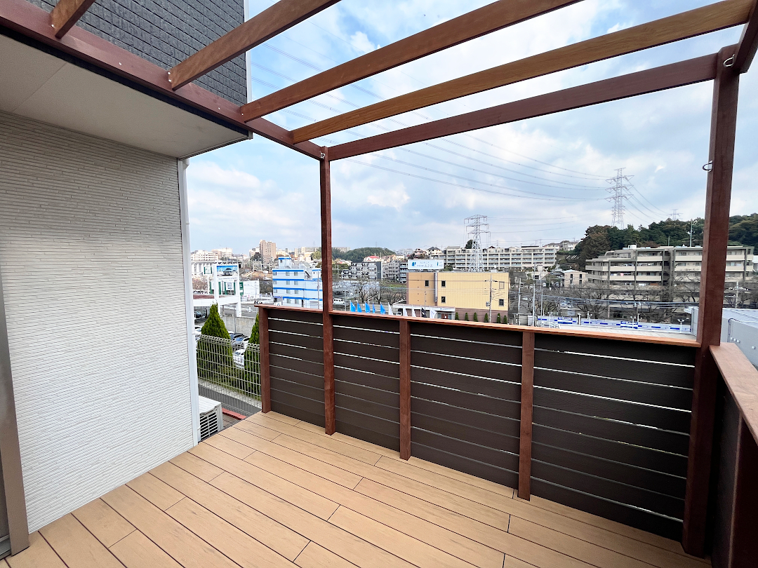 【川崎市麻生区 傾斜地 ハイデッキ】