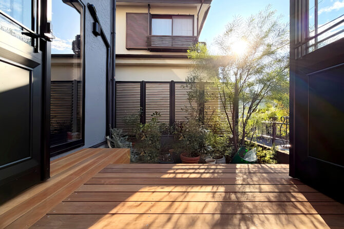 【青葉区 一戸建て庭 ウッドデッキ】after_top