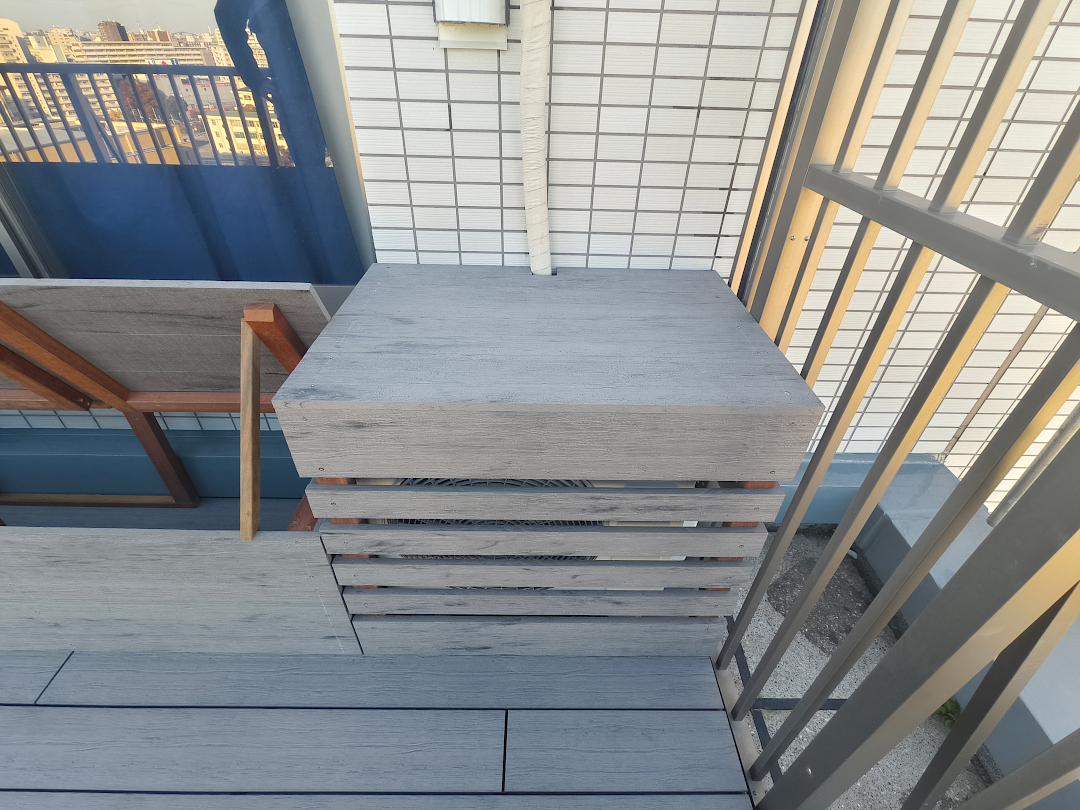 【江戸川区 マンションルーフバルコニー 樹脂木デッキ】after_03