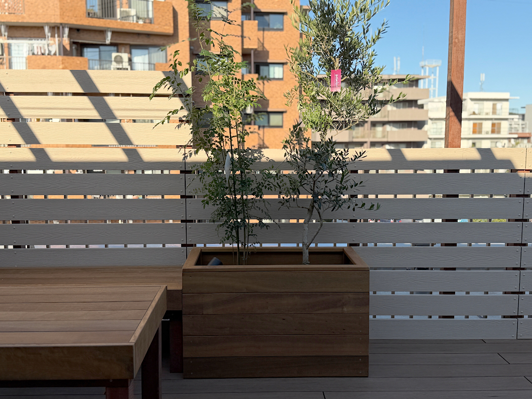 【横浜市港北区 マンションルーフバルコニー 樹脂木デッキ】after_04