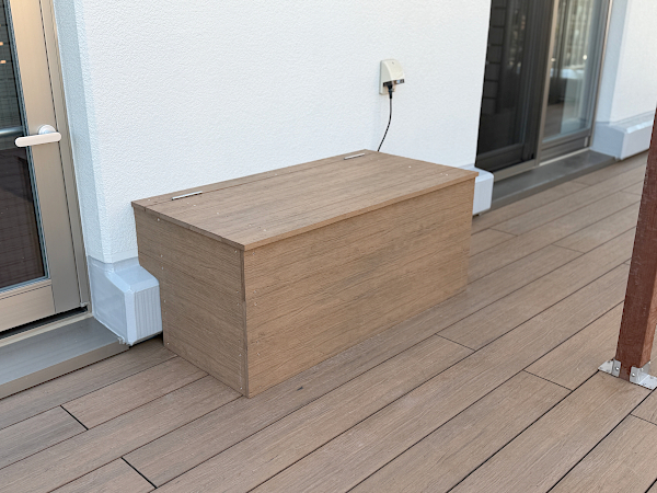 【横浜市港北区 マンションルーフバルコニー 樹脂木デッキ】after_05